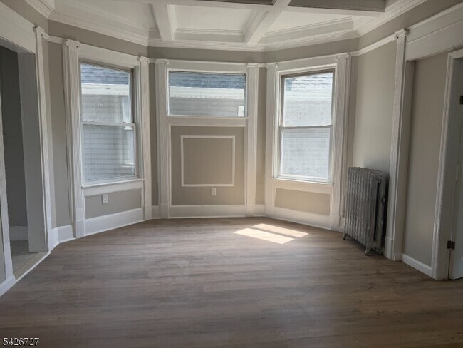 Photo - 37 Mapes Ave