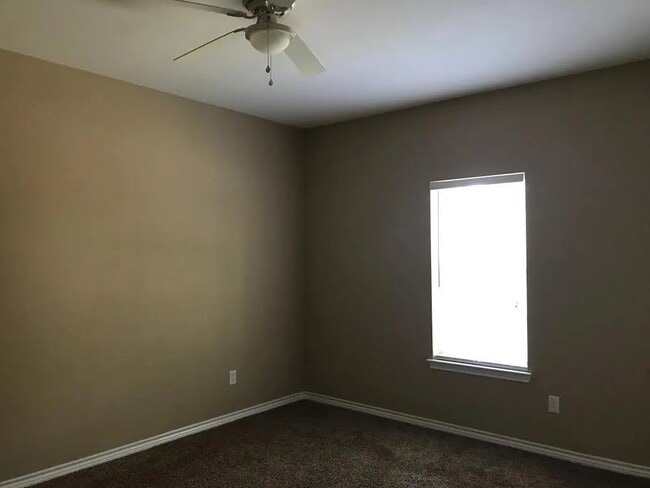 Photo - 101 Lemons Dr