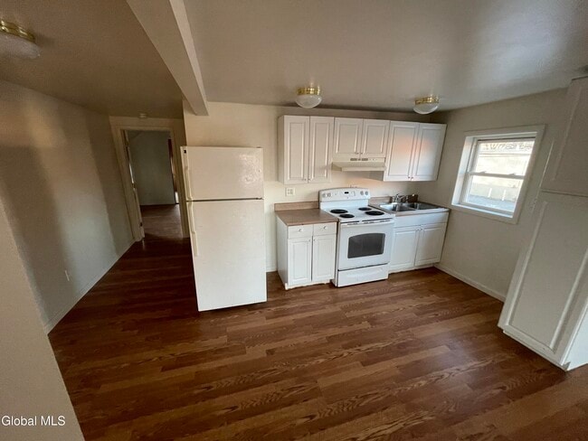 6 River St Unit 3