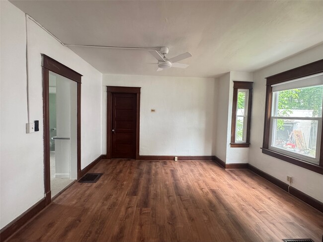 Photo - 308 Mersereau Ave Unit 1