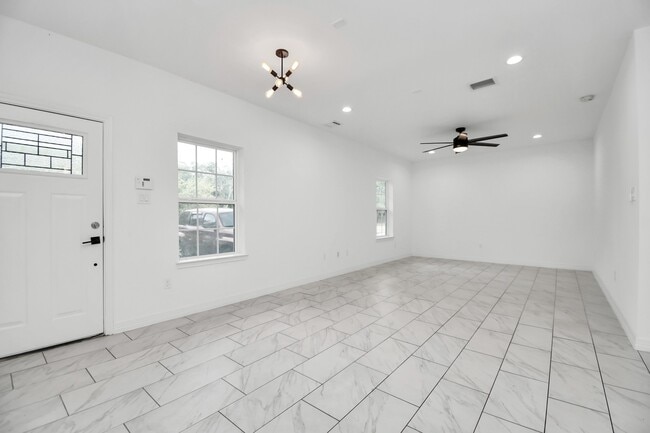 Photo - 9003 Prairie View Dr