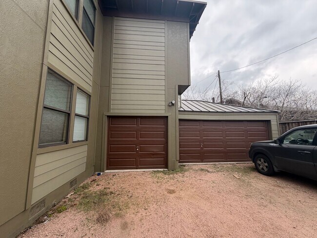 Photo - 1038 E 43rd St Unidad B