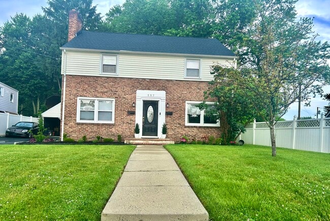 Building Photo - 557 Linden Ave Rental