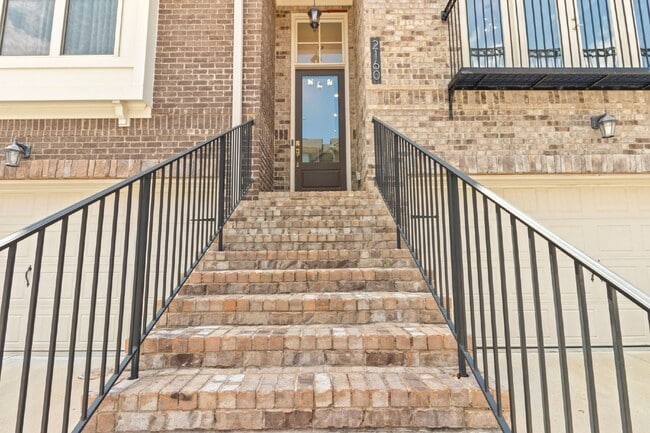 Photo - 2160 Prestwick Ct NE