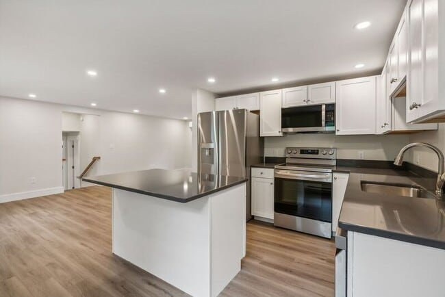 Photo - 1393 Portland Rd