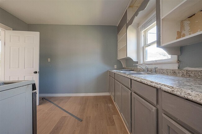 Photo - 4704 Farmer St House