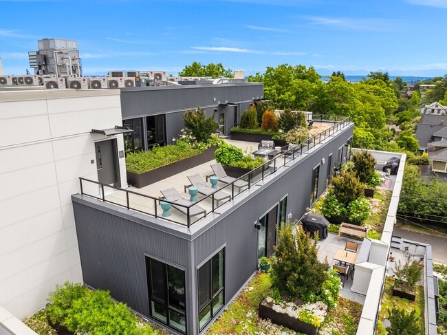 Photo - Gables Queen Anne