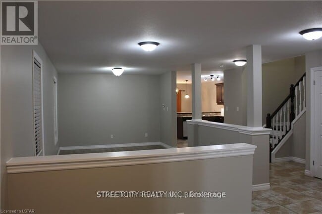 Photo - 1486 Mickleborough Dr