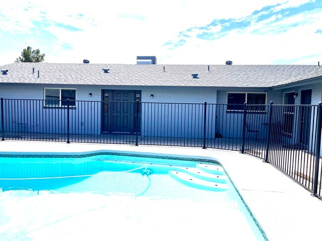 FRONT DOOR - 42 W 6th Pl