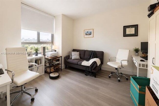 Photo - 90 SW 3rd St Unidad 90 SW 3rd St # 1413