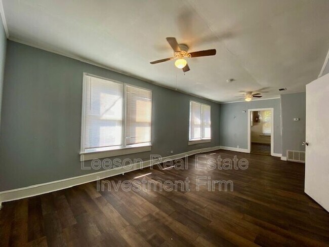Photo - 262 E 68th St