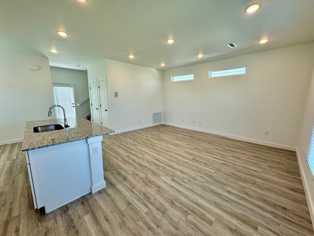 Photo - 661 St Charles Pl