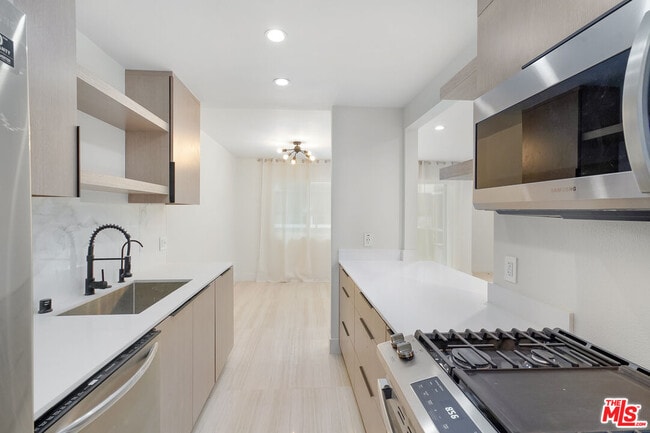 Photo - 3380 Vinton Ave Unidad 106