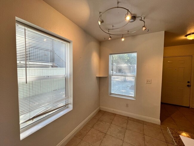 Photo - PRE LEASE TODAY!! Remodeled 2 bed, 2 bath unit in Midtown