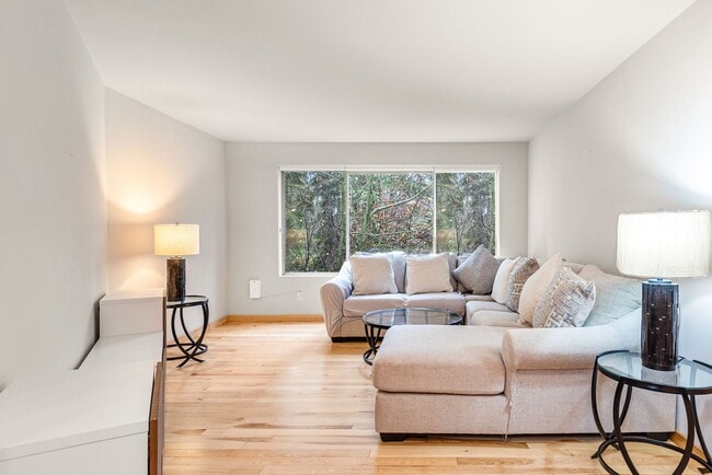 Photo - Beautiful 3BR Home in Forbes Lake – North Rose Hill, Kirkland