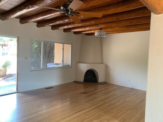 Photo - Renovated Santa Fe Home!!