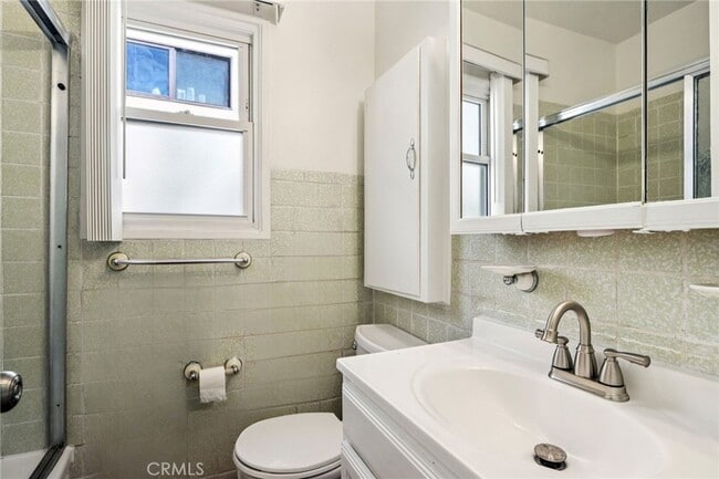 Bathroom - 532 Rosecrans Ave