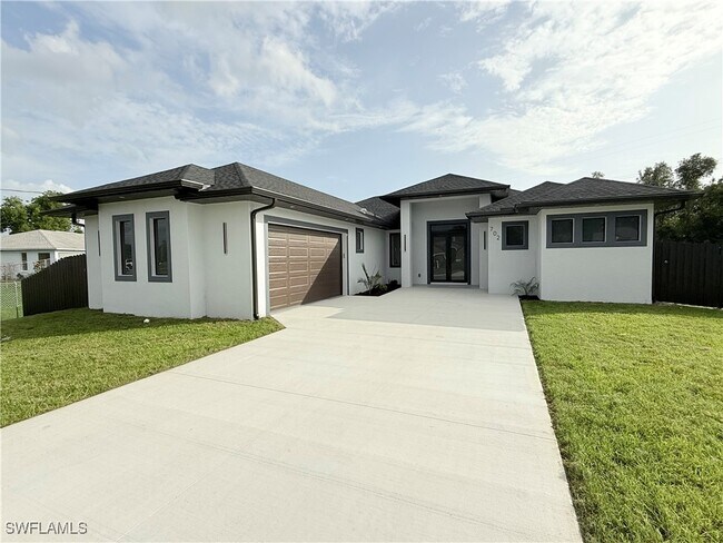 Photo - 702 Zemil Ct House