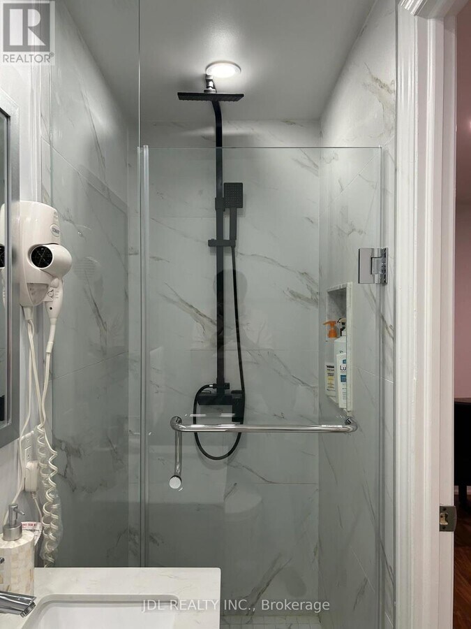 Photo - 973 Willowdale Ave