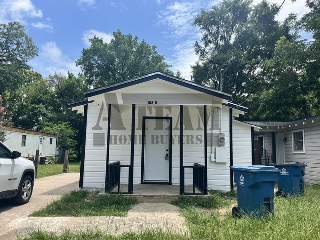 Photo - 108 Tillison St Apartment Unit #B