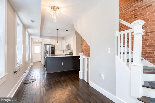 Photo - 734 S Robinson St
