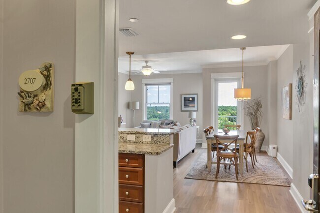 Building Photo - 9500 Grand Sandestin Blvd Unit 2707 Rental