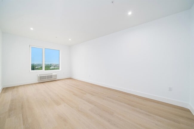 Photo - 3309 Liberty Ave Unit 304