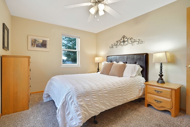 Photo - 731 Elm St SW Unidad Upstairs Apartment