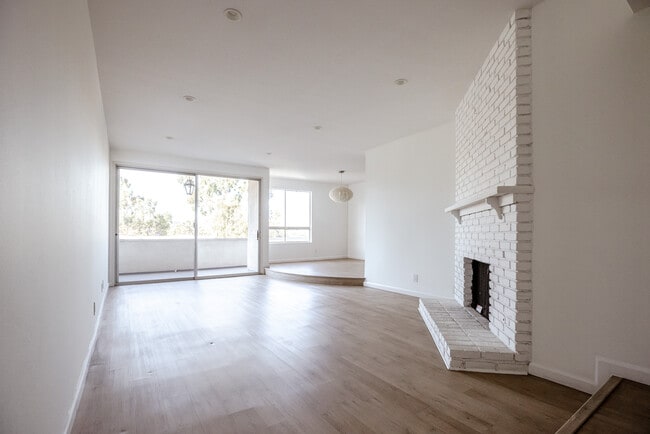 Photo - 10650 Holman Ave Unit 306