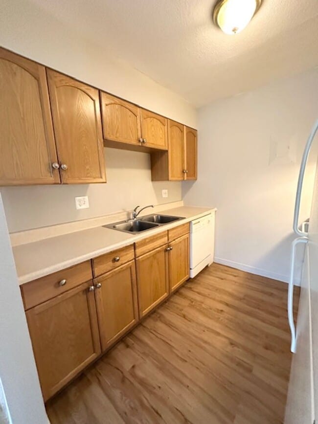4502 Picturesque Cir