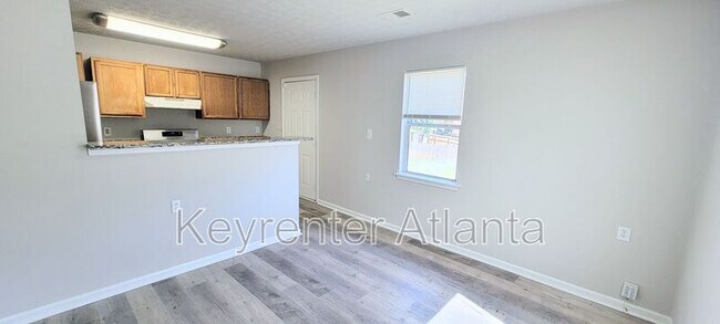 Photo - 41 Meldon Ave SE