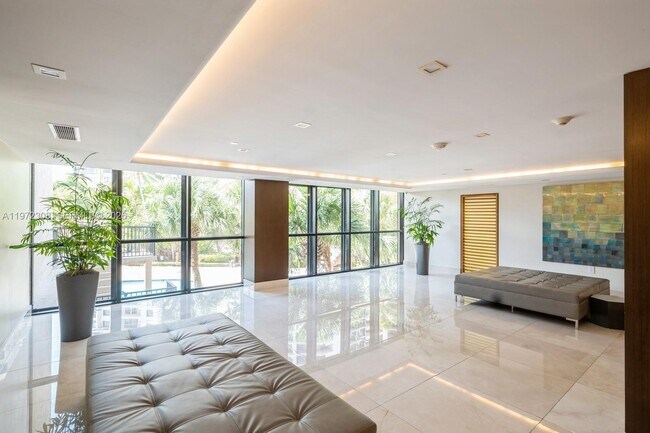 Photo - 540 Brickell Key Dr Unidad 504