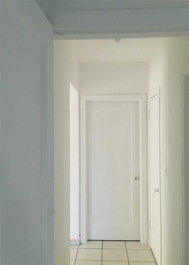 Photo - 631 SW 11th St Unidad 1