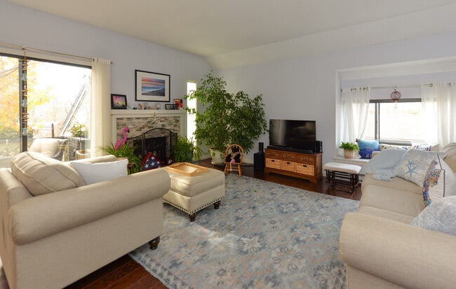 Photo - 911 Heritage Vlg Unidad 911 A