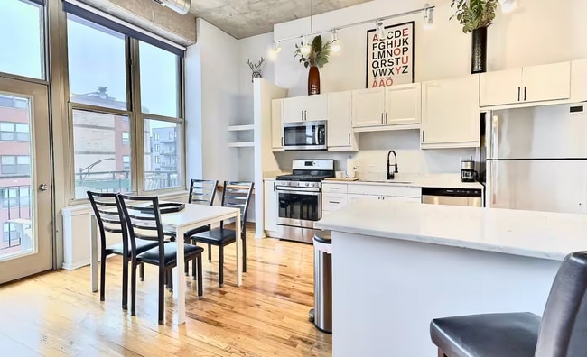 Photo - 6 S Laflin St Condo Unit 403