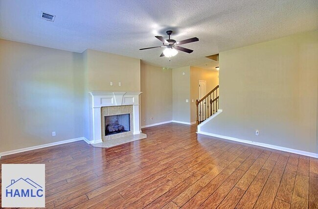 Photo - 1111 Marne Blvd