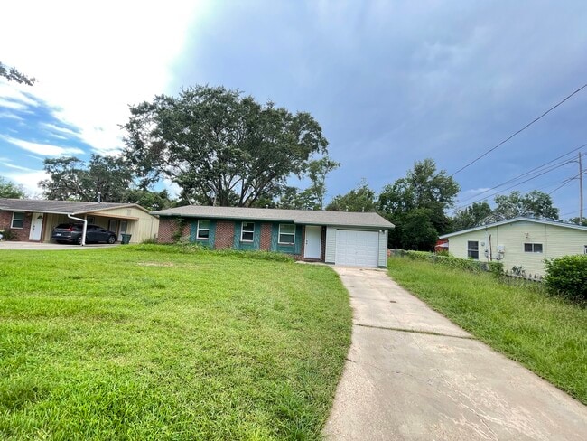 House - 306 Lancaster Dr Unit Bedrooms Rental
