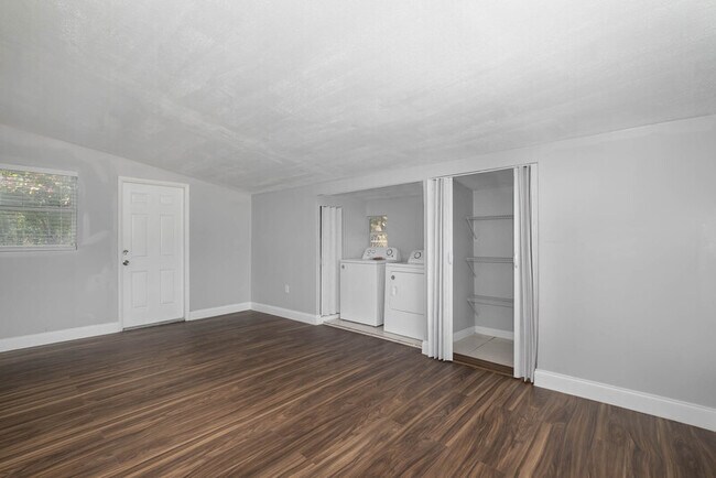 Photo - 2305 Burns Ave