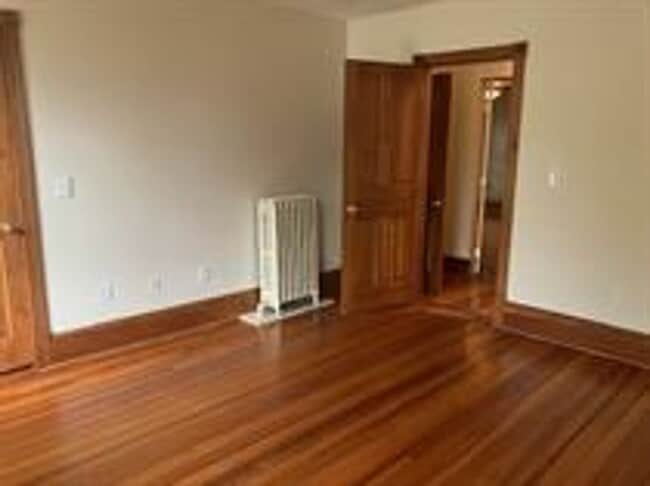 Photo - 209 Roxbury St Unit 2