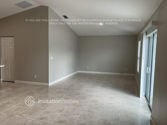 Photo - 714 Munich St NW