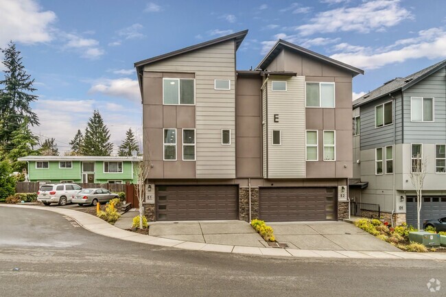 Building Photo - Modern Tri-Level 4BD/3.5BTH Townhouse in L...