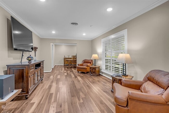 Photo - 10051 Meadow Lake Ln