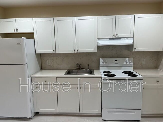 Photo - 305 8th Ave E