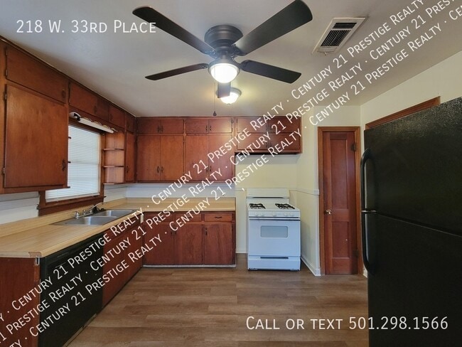 Photo - 218 W 33rd Pl