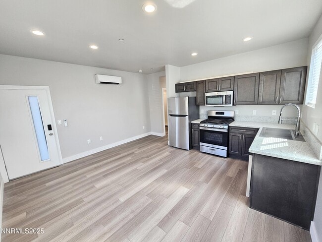 Photo - 260 Vassar St