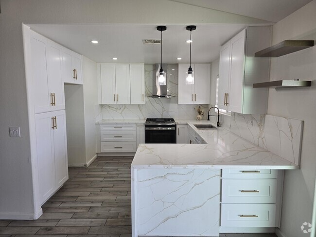 Building Photo - 15203 Avenida Ramada Rental