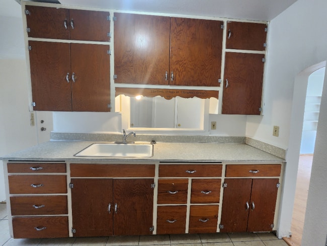 Photo - 1268 Sycamore St Unit B