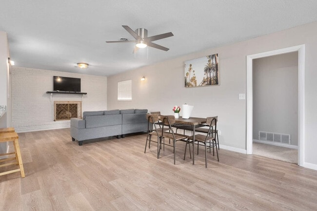 Building Photo - 4070 Arbutus Dr Unit ID1327726P