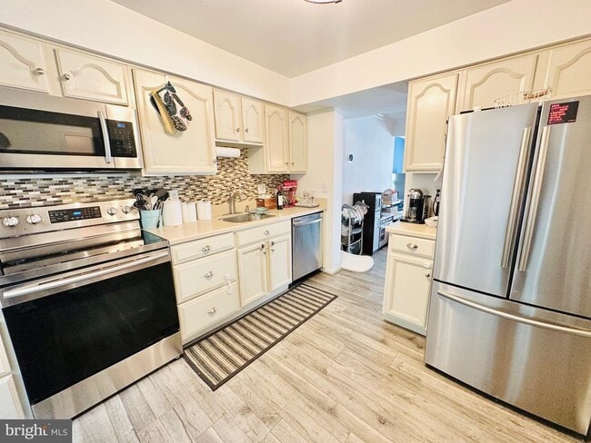 Building Photo - 12010 Glen Alden Rd