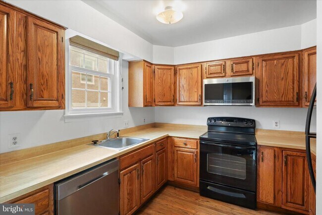 Photo - 441 Old Town Ct